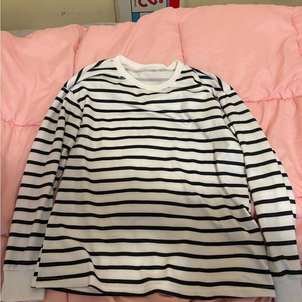 SHEIN Black and White Striped Long Sleeve Tee